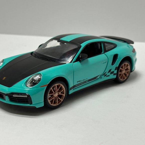 COPY - 1:24 2020 Porsche 911 Turbo S Diecast With Headlight & Tailight LEDS Blu… - Picture 2 of 8